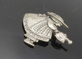 925 Sterling Silver - Vintage Girl With Watering Can Floral Brooch Pin - BP3924 - £43.23 GBP