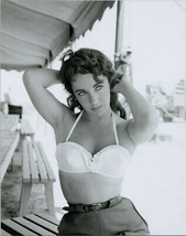 Elizabeth Taylor beautiful pose hands in hair in white bra on Giant set 8x10 - £7.59 GBP