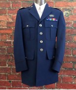 US Air Force Class A Dress Blue Jacket Vintage 1990 36R w Captain Bars &amp;... - $1,780.66 MXN