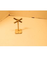 METAL RAILROAD SIGN - APPROX 3&quot; - GOOD - S31TT - $87.98 MXN