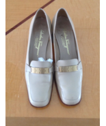 EUC Beige Ferragamo Gold Buckle Detail Loafers SZ 9 AA Made in Italy - $134.04 CAD