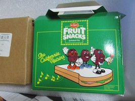 &quot;&quot;CALIFORNIA RAISINS FIGURES STANDING ON BREAD&quot;&quot; - NEW IN BOX - 1987 - $18.89