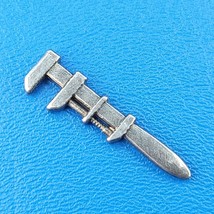 Clue Vintage Bookshelf Weapon Wrench Token Replacement Game Piece C-190A - £5.53 GBP