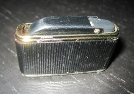 Vintage Polly Gas Petite Elegant Ladies Gas Butane Lighter - £19.65 GBP