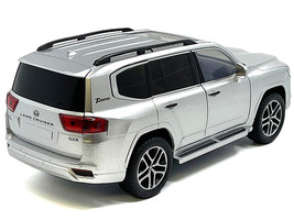 Toyota Land Cruiser Silver Metallic with Sun Roof 1/24 Diecast Model Car - $44.31