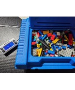 1984 LEGO Storage Suitcase Blue Carrying Case &amp; 3 1/4 Pounds Of Lego Bri... - $1,011.54 MXN