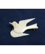 Vintage Handcarved Swallow / Swift Brooch - $622.27 MXN
