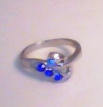 Blue Sapphire Three Stone Ring In Swirl Setting   Size 7.5 - £3.99 GBP