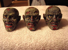 Zombie Skull Walking Dead Figurine Set ( Set Of 3 ) - £17.82 GBP