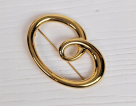 Vintage Signed Monet Gold Tone Open Knot Brooch Pin - $14.84