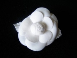 CHIC CHIC CRISP WHITE COTTON PIQUE CAMELLIA FLOWER PIN ADDS INSTANT GLAM... - £22.03 GBP