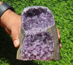 Amethyst Geode cathedral crystal cluster - 5.6X3.7X2.5 Inch(2.55Lb) - £157.45 GBP