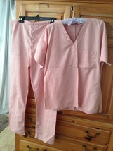 Womens Pink Scrubs Size Small Beautiful Condition - £19.97 GBP