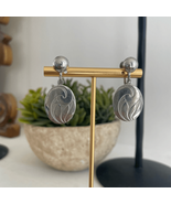 Vintage Silver Tone Disc Drop Earrings Screw Back Unpierced - $27.97 CAD