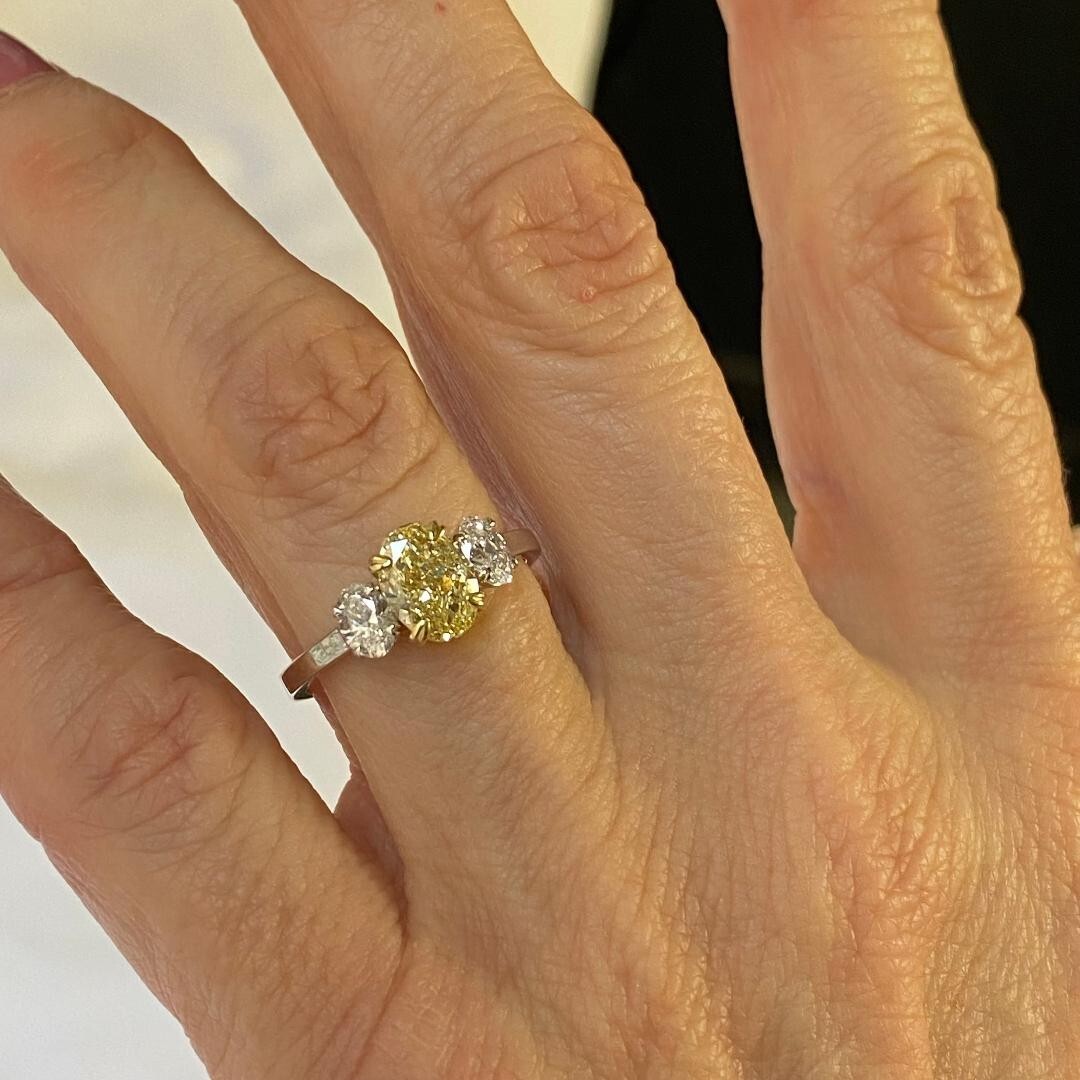3 Stone 1.22 Ct IGI Yellow Oval Lab Grown Diamond Engagement Ring 14k 1.74 Ctw Item image 9