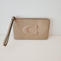 Coach CR392 Large Corner Zip Debossed Smooth Leather Wristlet Taupe Clutch - £57.04 GBP
