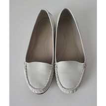 Clarks White Flat Shoes Women 6.5 M (4.5 UK) Leather Slip On Almond Toe Comfort - £12.50 GBP