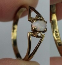 Estate Sale! 10k Gold Solid Ring White Opal Diamonds Gemstone Size 6 Tested - £96.50 GBP