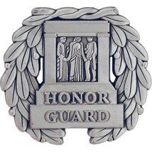 Tomb Of The Unknown Soldier Honor Guard Pin 2&quot; - £9.36 GBP