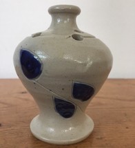 Vtg Colonial Williamsburg Pottery Salt Glaze Flower Arrangement Frog Vas... - $36.62
