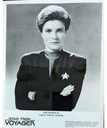 Star Trek Voyager Kate Mulgrew as Capt Kathryn Janeway 10x8 1994 Press P... - £4.70 GBP