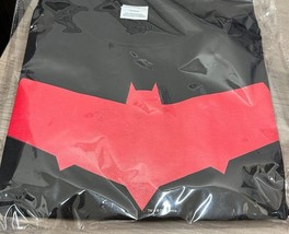 Batman Logo Red DC T-Shirt by Graphitti Designs Size Medium L (NEW) - $21.71