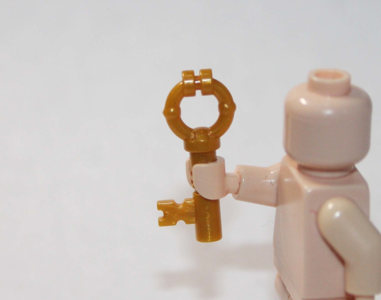  Gold Key Tool For Minifigure Toys - $1.85