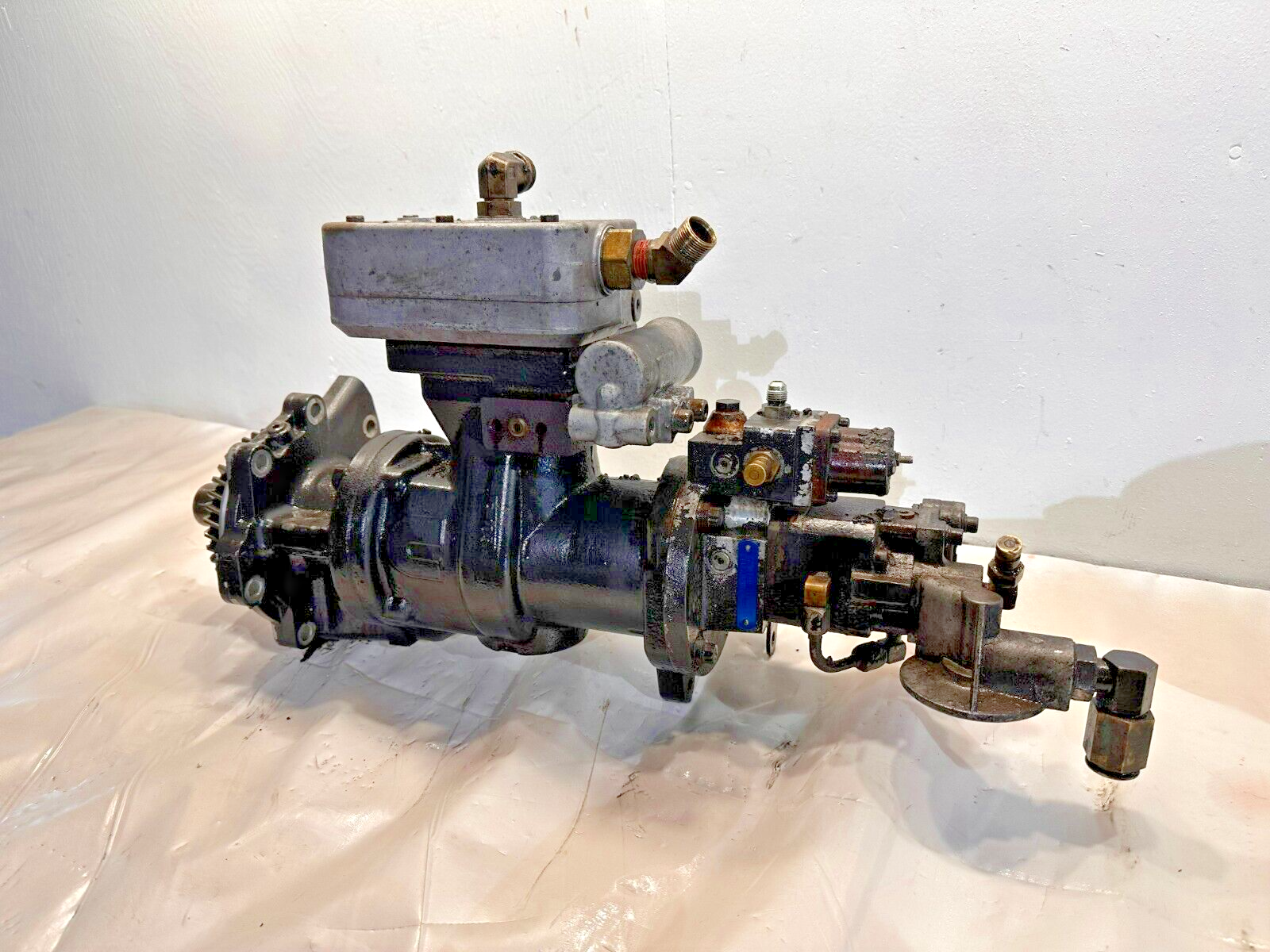 Cummins Diesel Engine M11 ISM11 Air Brake Compressor 3103403 w Fuel Pump... - $1,277.98
