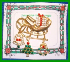 Christmas PIN #0089 Goldtone Sleigh W/Dangl&#39;g Rhinestone Charms-Bell-Tre... - $29.65