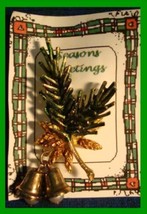 Christmas PIN #0099 VTG Pine Bough, Pine Cones &amp; 2 Jingle Bells Goldtone HOLIDAY - £14.77 GBP