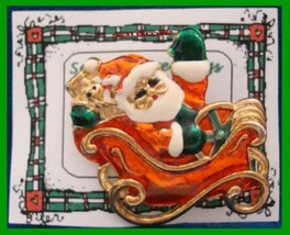 Christmas PIN #0091 Sleigh &amp; Santa, Goldtone w/Red, Green &amp; White Enamel HOLIDAY - £15.61 GBP