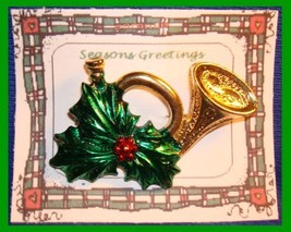Christmas PIN #0130 Signed Gerrys Horn &amp; Green Holly Goldtone HOLIDAY VGC - £11.83 GBP