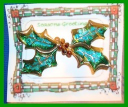 Christmas PIN #0140 VTG Holly Enamel Leaves &amp; Crystals Berries HOLIDAY Brooch - £29.68 GBP