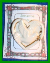 Christmas PIN #0168 Signed LENOX Porcelain Dove in Heart with Goldtone Trim - £11.61 GBP