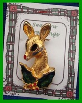 Christmas PIN #0346 Doe Deer &amp; Holly-Goldtone with Green &amp; Red Enamel Lookg left - £19.74 GBP