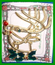 Christmas PIN #0347 Buck Deer Goldtone with Green Holly &amp; Red Nose ~looking left - £15.78 GBP