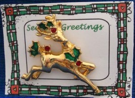 Christmas PIN #0366 Buck Reindeer Goldtone &amp; Holly Avon Tac Pin ~Looking Right~ - $14.80