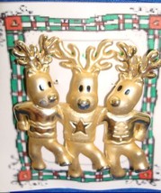 Christmas PIN #0377 Signed AJC Vintage 3 Reindeer/Deer Dancing Goldtone Pin - £15.78 GBP