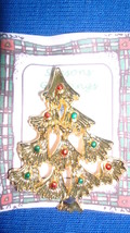 Christmas PIN #0400 AAI Vintage Goldtone, Red &amp; Green Ornaments Christmas Tree - $19.75