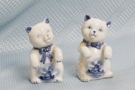 Vintage Salt Pepper White and Blue Set Figural Kitty Cat Siamese  - $19.72