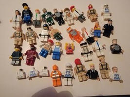 Mini Figure Lot Bundle 25+ Pieces Minifigure Mini Figures Figs Legos Mega Bloks  - £38.20 GBP