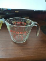 Vintage Pyrex 1 Cup/250mL Glass Measuring Cup Red Lettering &amp; Open Handle - £7.91 GBP