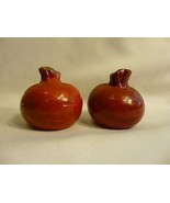 Enesco Red Onion Shaped Salt &amp; Pepper Shakers vintage Ceramic 1977 - £5.05 GBP