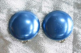 Elegant Pearly Blue Plastic Silver-tone Clip Earrings 1960s vintage 1 1/8&quot; - £9.67 GBP