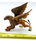 Griffin Mythical Realms Figure Safari Ltd - $364.17 MXN