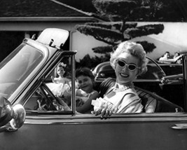 Zsa Zsa Gabor In Vintage Convertible Car 16X20 Canvas Giclee - £55.94 GBP