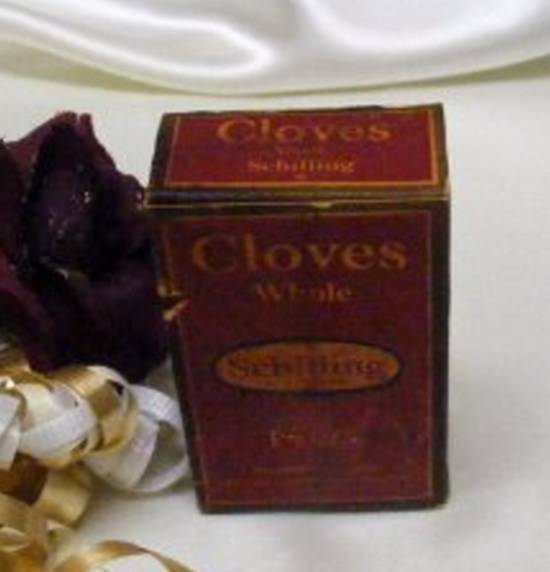 3701 Vintage Schilling Cloves Box - $2.50