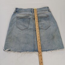 Old Navy RN#160476 Women's Blue Frayed Bottom Pockets Denim Mini Skirt Size 0 image 5