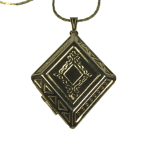 Vintage Gold tone Locket pendant Necklace 17&quot; Etched Rhombus Shape - £12.59 GBP