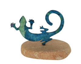 LAZART Gecko lizard figurine statue blue green on sandstone base - $289.87 MXN